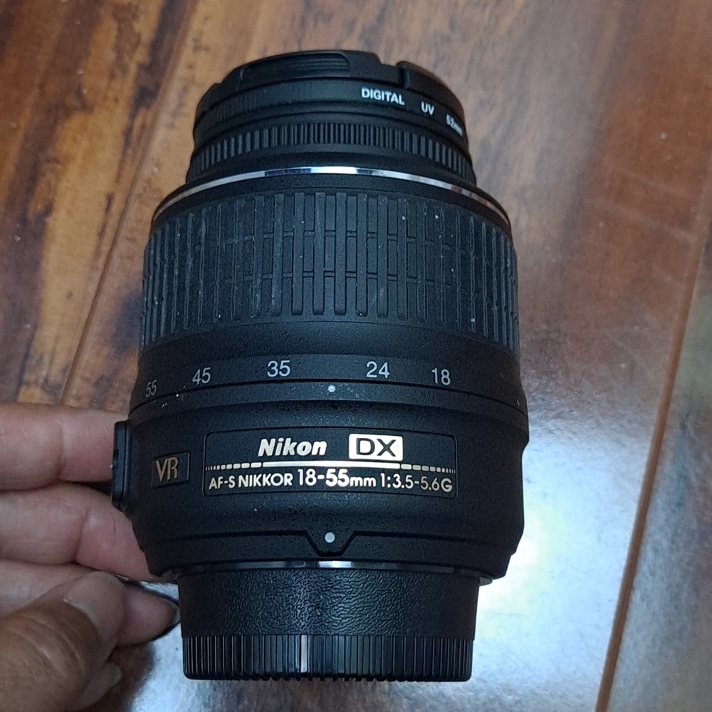 Nikon AF-S DX NIKKOR 18-55mm f/3.5-5.6G VR Lens Zoom Black - Picture 5 of 9